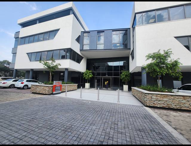 333M² OFFICE TO LET IN VORNA VALLEY
